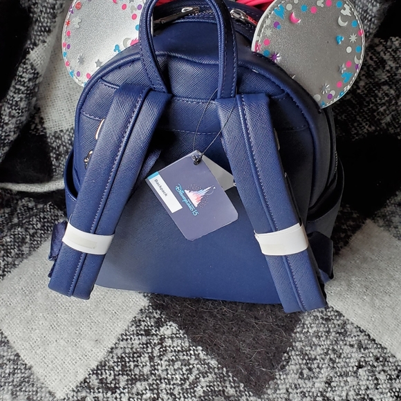 Loungefly mini backpack Hong kong - Picture 3 of 4